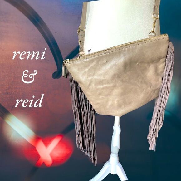 Fringe Hippie Purse l Crossbody Shoulder l Adjustable strap l Zip closure l VGUC - Picture 1 of 15